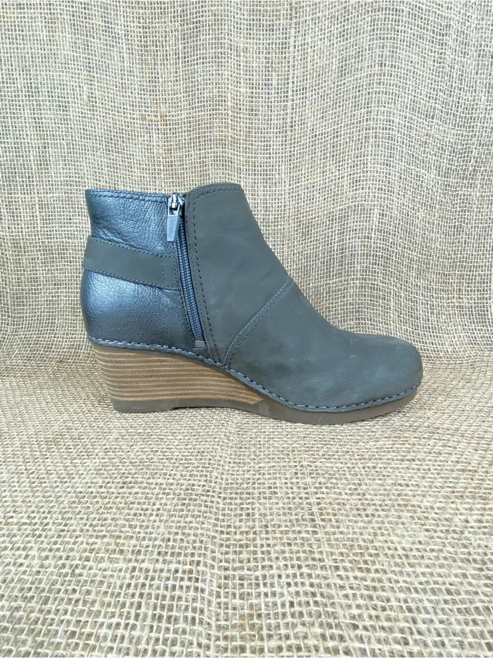 Dansko Hartley Grey Nubuck Leather Wedge Ankle Boots Women’s Size 9.5 - 10 Eu 40